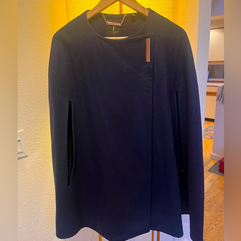 Beautiful wool cape by Ted Baker! 👸🏼